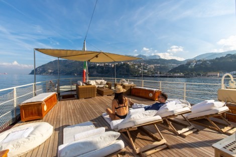 Review img # 18 of the yacht DP MONITOR