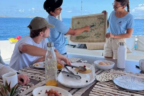 Review img # 8 of the yacht ISLAND KISSES