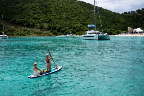 Review img # 4 of the yacht ISLAND KISSES