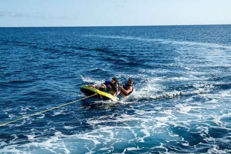 Review img # 10 of the yacht ISLAND KISSES